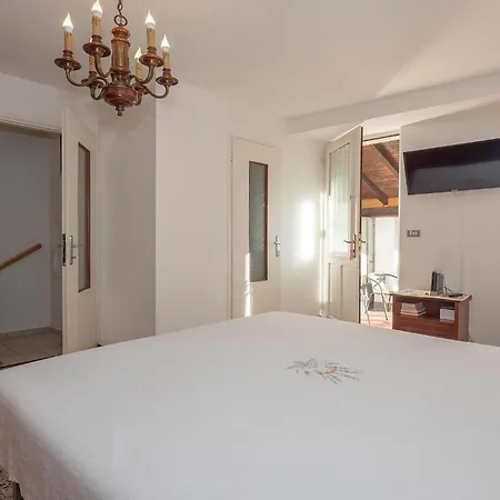 1 Bedroom Pet Friendly In Baveno