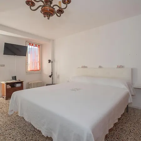 1 Bedroom Pet Friendly In Holiday home *